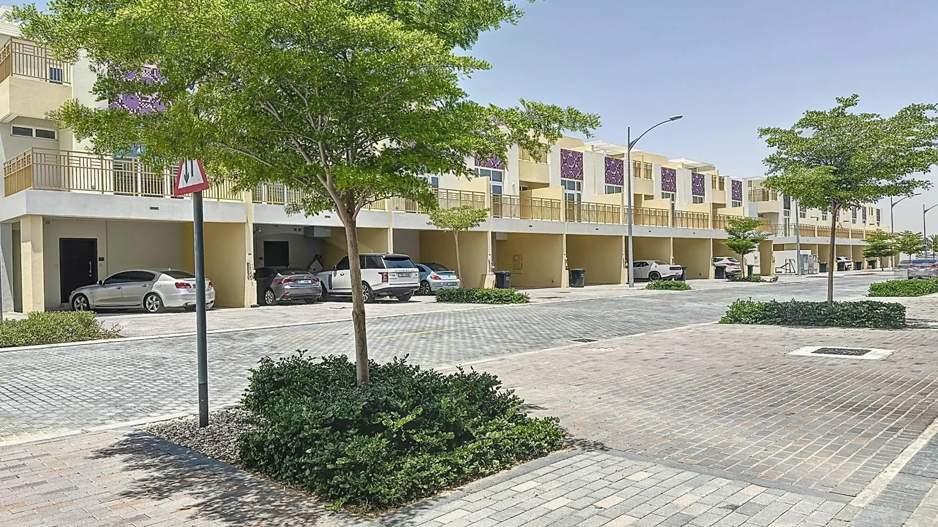 Holiday home Key View - Aquilegia Villa, Damac Hills Dubai